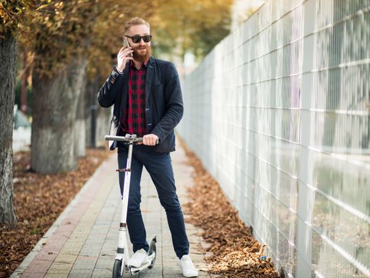 Bezpiecznie na hulajnodze – zasady, o których warto pamiętać