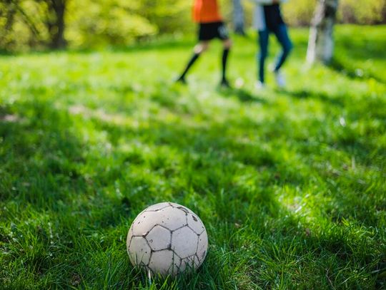 Boisko przy ul. Sokratesa do remontu? Radni Bielan apelują o modernizację zapomnianego obiektu