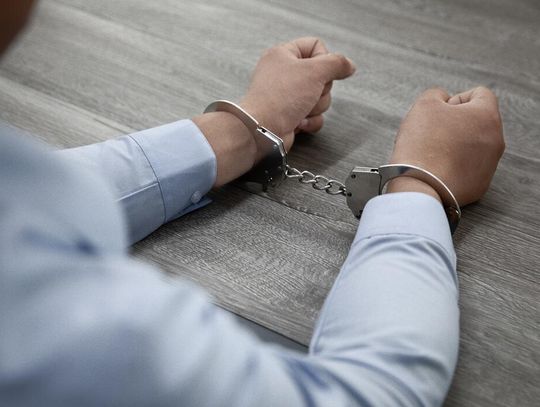 Fałszywe ogłoszenia wynajmu mieszkań. 28-latek zatrzymany przez bielańskich policjantów