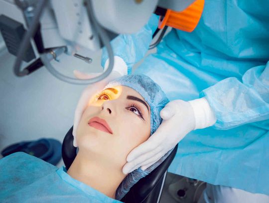 FemtoLASIK: rewolucyjna technika korekcji wzroku – nowoczesna opcja dla wymagających