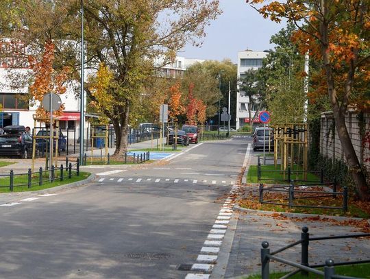 Gotycka po przebudowie. Nowa droga, chodniki i zieleń