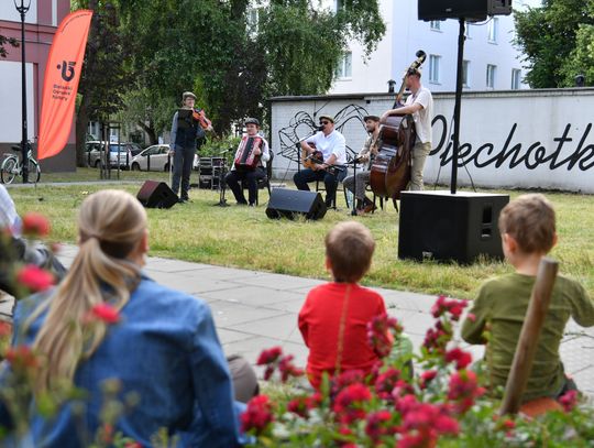 Grające Podwórka znów zagrały! Muzyka wraca pod okna mieszkańców