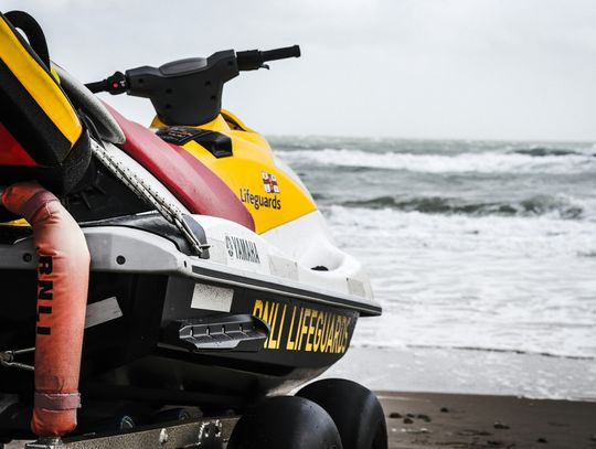 Jak bezpiecznie przewozić skuter wodny? Poradnik dla właścicieli przyczep