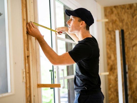 Jak zadbać o stolarkę przed sezonem? Poradnik dla mieszkańców stolicy Jak zadbać o stolarkę przed sezonem? Poradnik dla mieszkańców stolicy