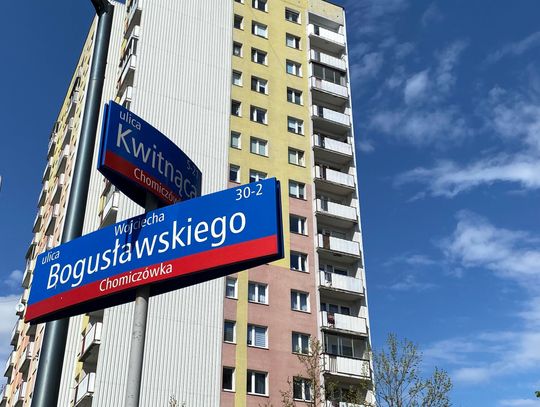 Kilkadziesiąt zniszczonych aut na Bielanach