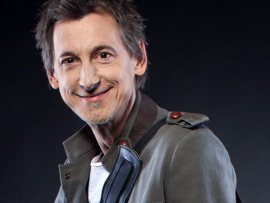 Kolędy, które łączą. Świąteczny koncert Macieja Miecznikowskiego na Dewajtis