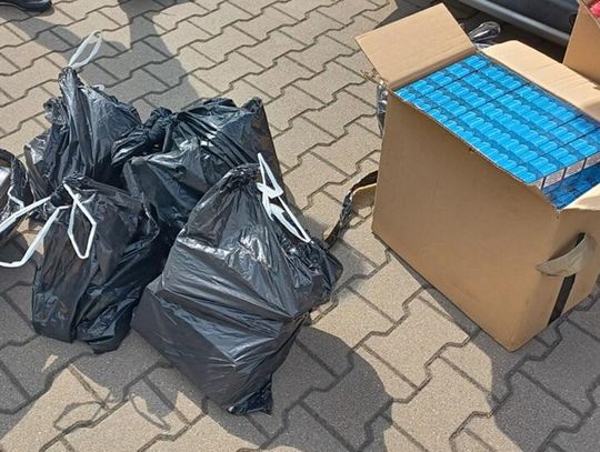 Kontrabanda na bazarze. Dwaj obywatele Armenii zatrzymani z 2000 paczek nielegalnych papierosów