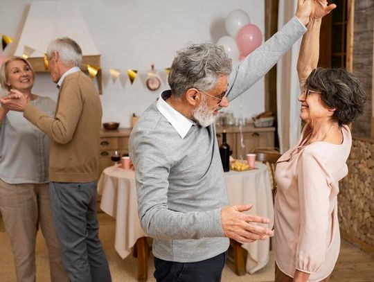 Lato w rytmie tańca – Potańcówki dla Seniorów