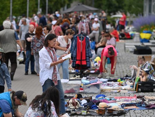 Ostatnia letnia wyprzedaż garażowa na Bielanach