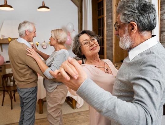 Seniorzy znów ruszą na parkiet! Przed nami kolejna letnia potańcówka