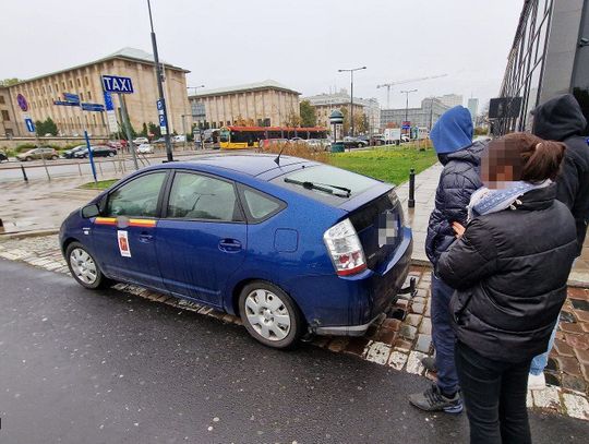 Taksówkarz wspomagał się... "białą kawą".