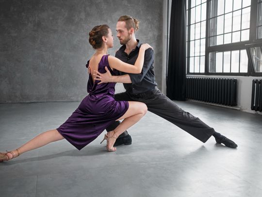 Taniec towarzyski – czy warto zapisać się na kurs?