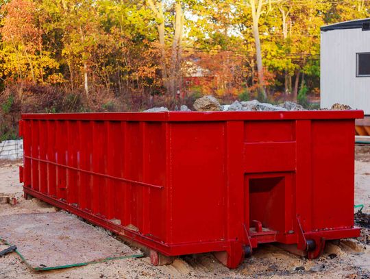 Wprowadzenie do wynajmu kontenerów na gruz i odpady budowlane