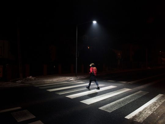 ZDM ogłosił przetarg na doświetlenie 331 przejść dla pieszych. 19 z nich znajduje się na Bielanach