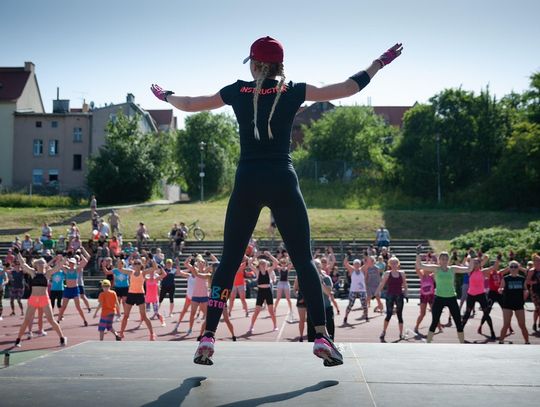 Zumba pod chmurką – taneczne piątki na tarasie Galerii Młociny