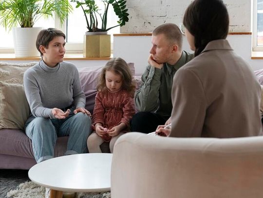 „Życie w Twoich rękach” – bezpłatne warsztaty online dla rodziców i opiekunów