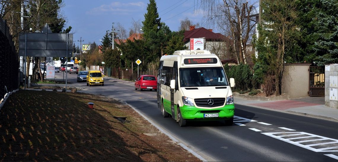 Łomianki: Autobusem nr 1 na bazarek i do Auchan w weekendy