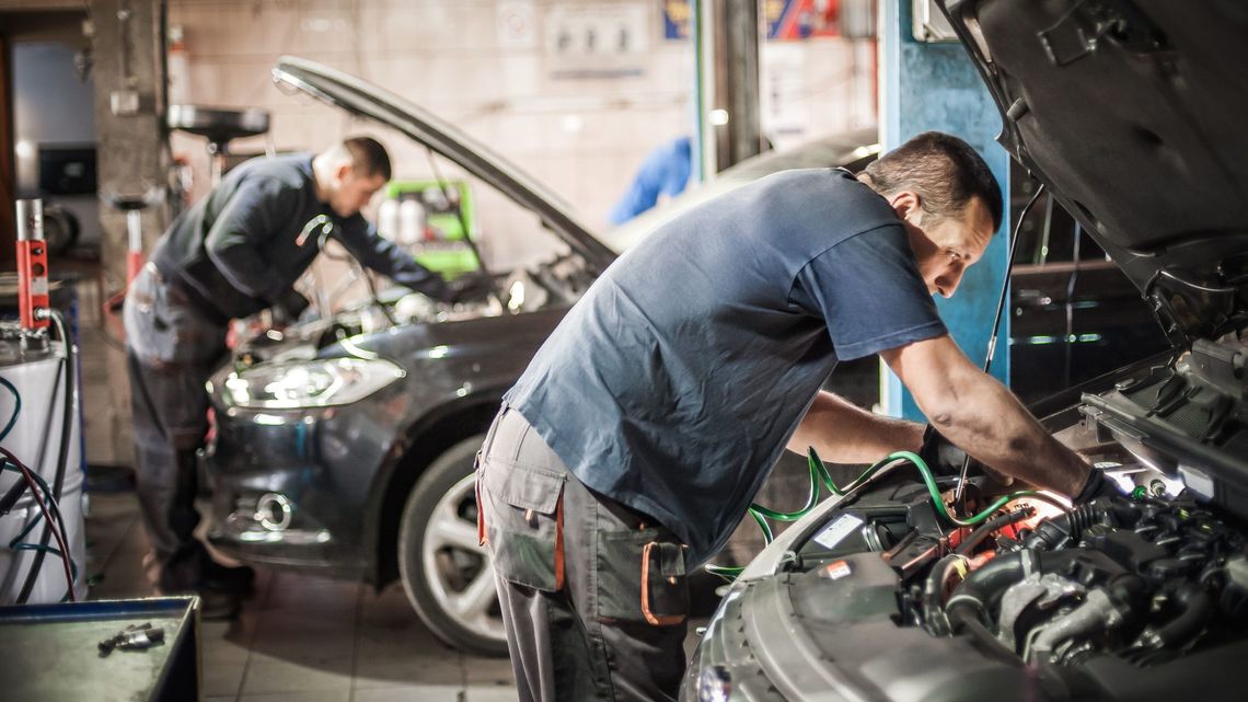 Mechanik na Bielanach – gdzie naprawić auto? 4 zaufane warsztaty samochodowe