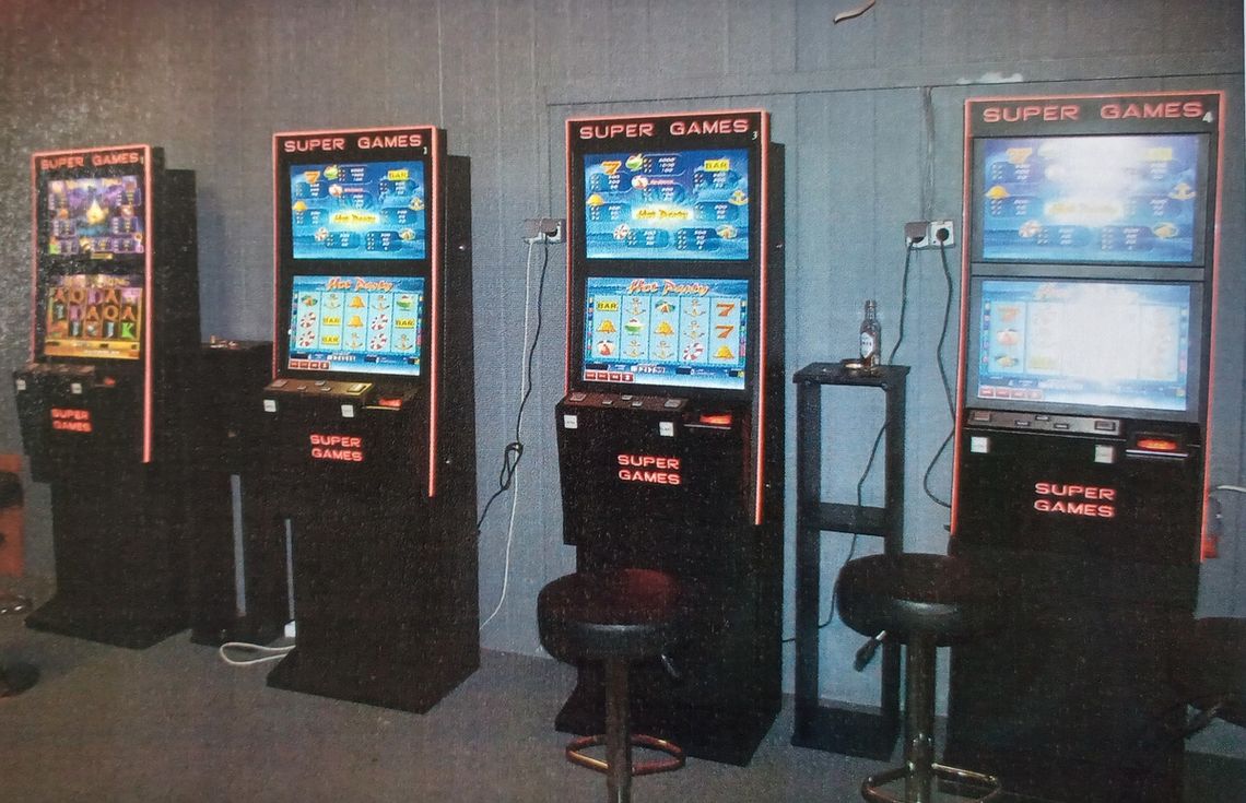 Nielegalny hazard na Conrada. Policja zabezpieczyła automaty do gier