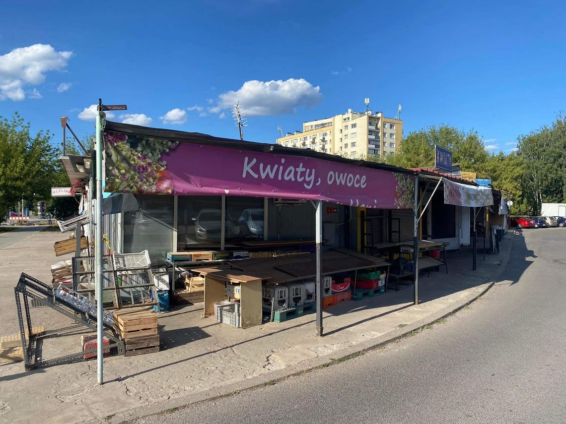Nowy bazar przy Broniewskiego coraz bliżej