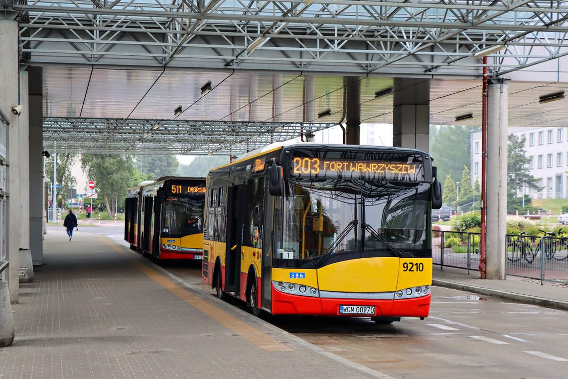Pasażerowie linii 203 wciąż czekają na realne zmiany Pasażerowie linii 203 wciąż czekają na realne zmiany