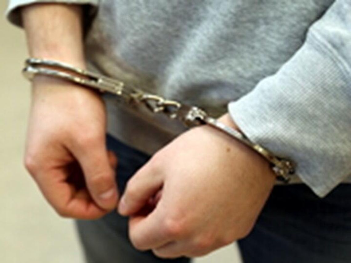 Pijany kierowca z 3,4 promila. Uderzył w słupek na Kochanowskiego Pijany kierowca z 3,4 promila. Uderzył w słupek na Kochanowskiego