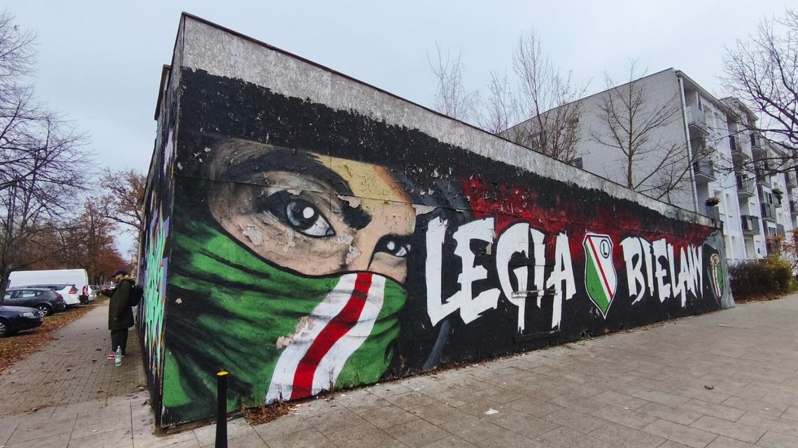 Ruina na rogu Jarzębskiego i Magiera stoi pusta od 18 lat. Jakie są plany dla tej nieruchomości? Ruina na rogu Jarzębskiego i Magiera stoi pusta od 18 lat. Jakie są plany dla tej nieruchomości?