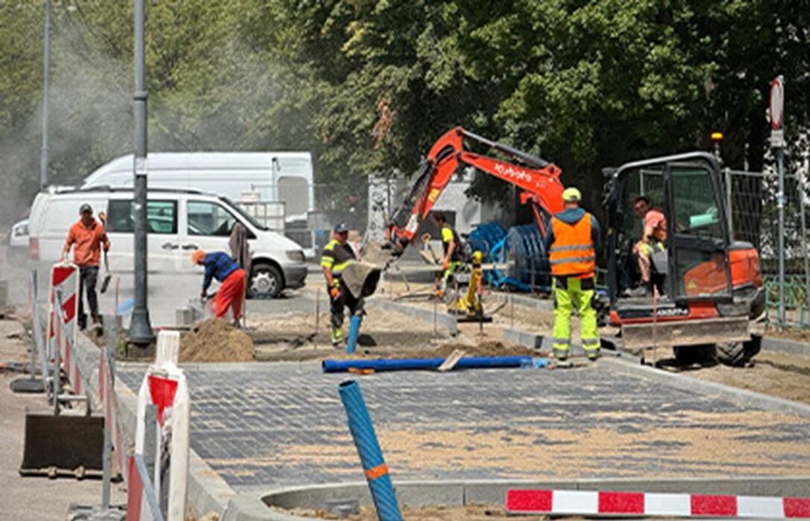 Ruszyła przebudowa ulicy Literackiej. Będzie bezpieczniej, więcej zieleni i nowe połączenie z ul. Maczka Ruszyła przebudowa ulicy Literackiej. Będzie bezpieczniej, więcej zieleni i nowe połączenie z ul. Maczka