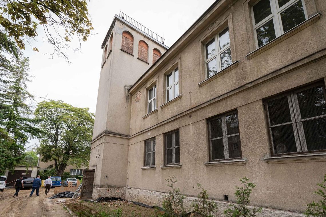 Strażnica przy Marymonckiej zyskuje nowe życie – kompleksowa modernizacja na finiszu