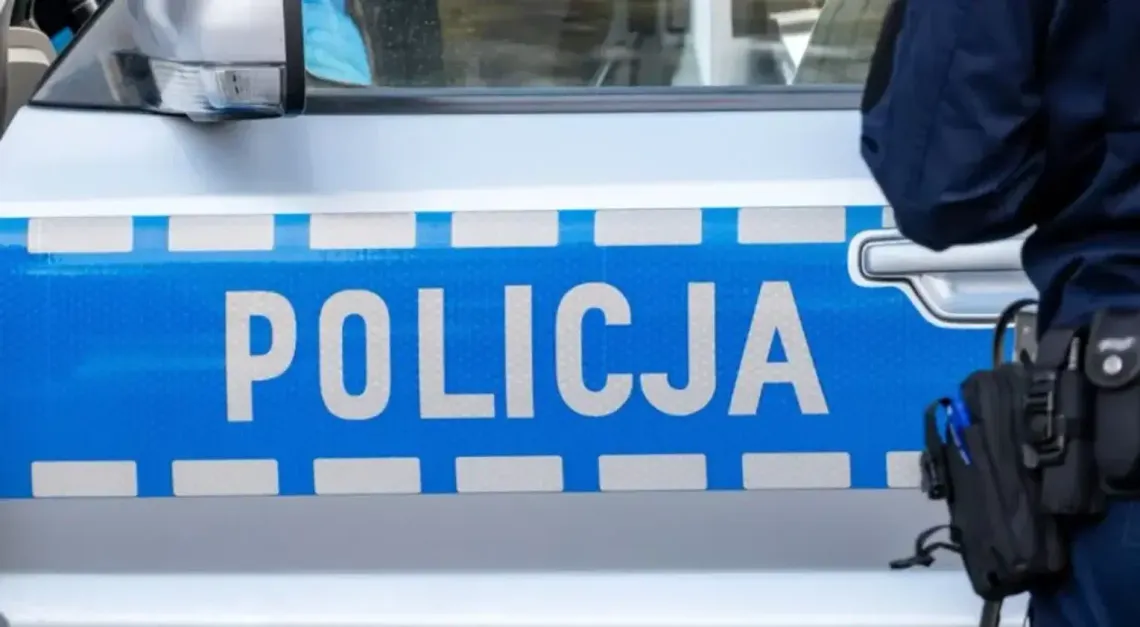 Uwierzył, że pomaga policji. 83-latek stracił 20 tysięcy złotych w sprytnie przygotowanym oszustwie Uwierzył, że pomaga policji. 83-latek stracił 20 tysięcy złotych w sprytnie przygotowanym oszustwie