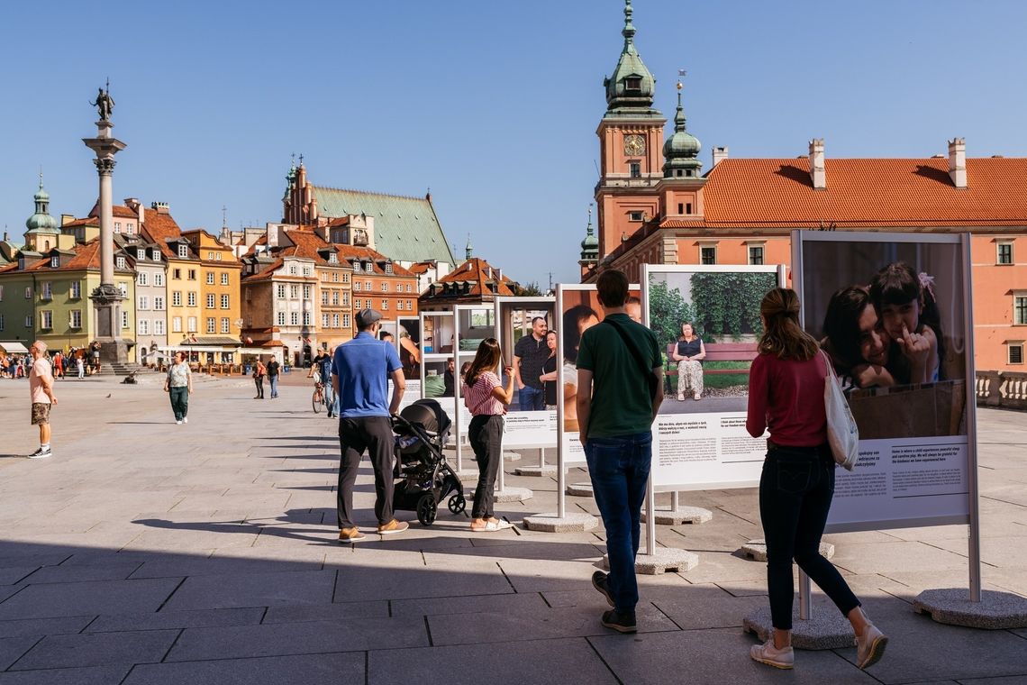 W drodze do domu - poruszające historie ukraińskich rodzin na warszawskiej Starówce