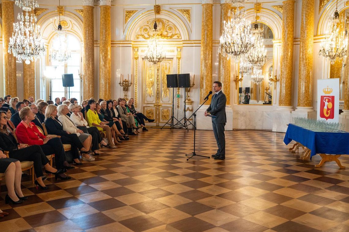 Wyróżnienia dla najlepszych pracowników oświaty w Warszawie