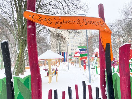 Baśniowy plac zabaw na Wrzecionie. Wyjątkowa przestrzeń w miejscu bloku